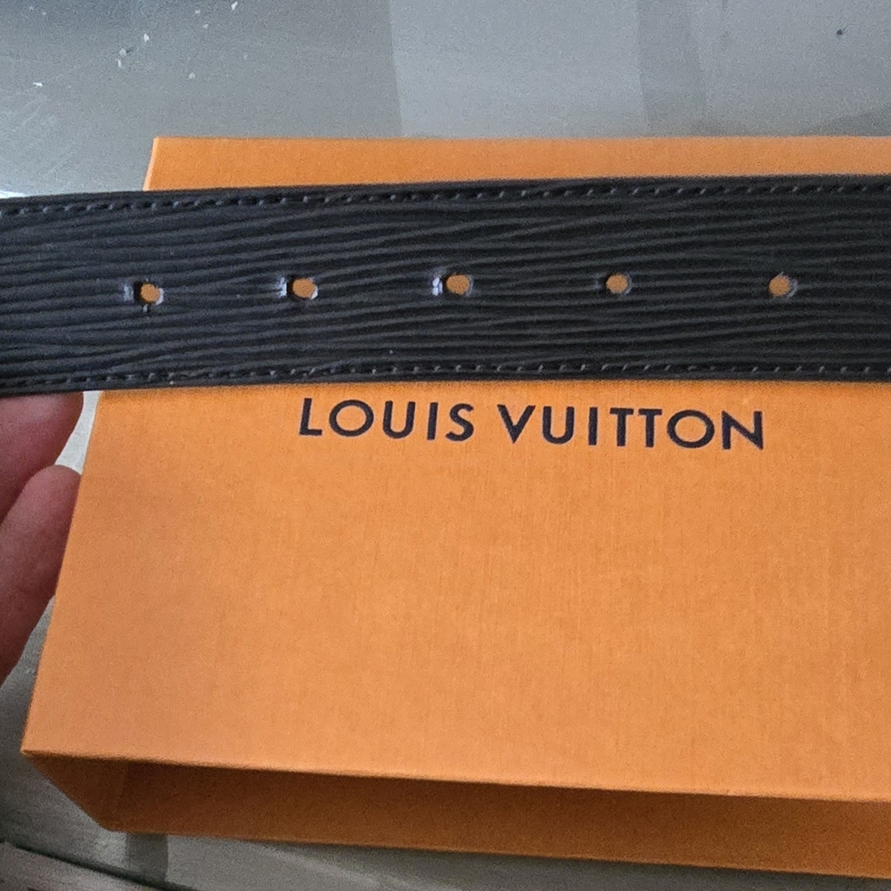 Louis Vuitton Black Belt and Wallet Set - Picture 3 of 10